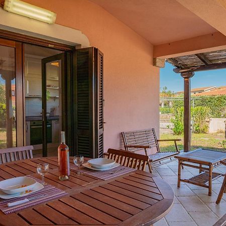Appartamento Trilocale Le Canne 4 Posti Letto Con Giardino E Posto Auto Privato San Teodoro  Εξωτερικό φωτογραφία