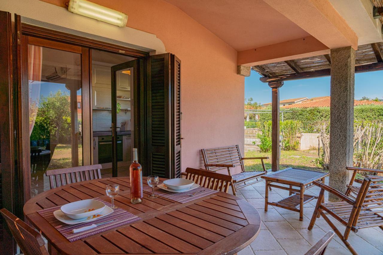 Appartamento Trilocale Le Canne 4 Posti Letto Con Giardino E Posto Auto Privato San Teodoro  Εξωτερικό φωτογραφία