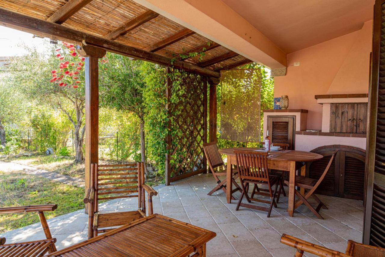 Appartamento Trilocale Le Canne 4 Posti Letto Con Giardino E Posto Auto Privato San Teodoro  Εξωτερικό φωτογραφία
